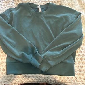 Size 6 lululemon sweatshirt